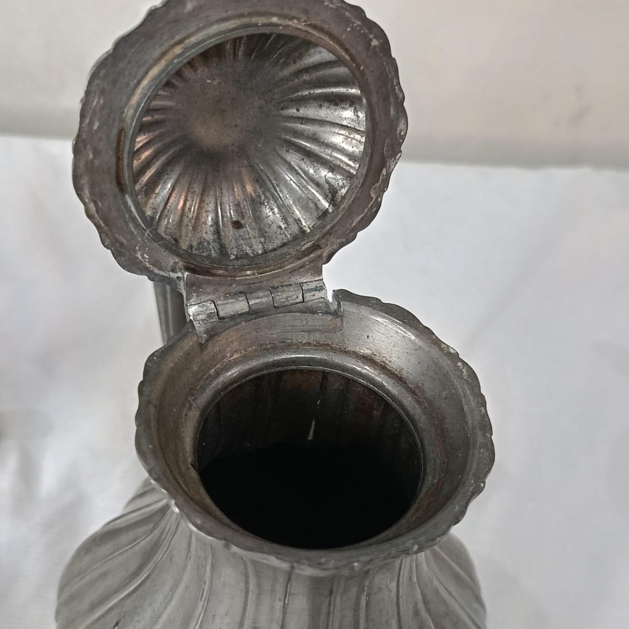 إبريق عتيق تحفة قديمة - 20cm×20cm