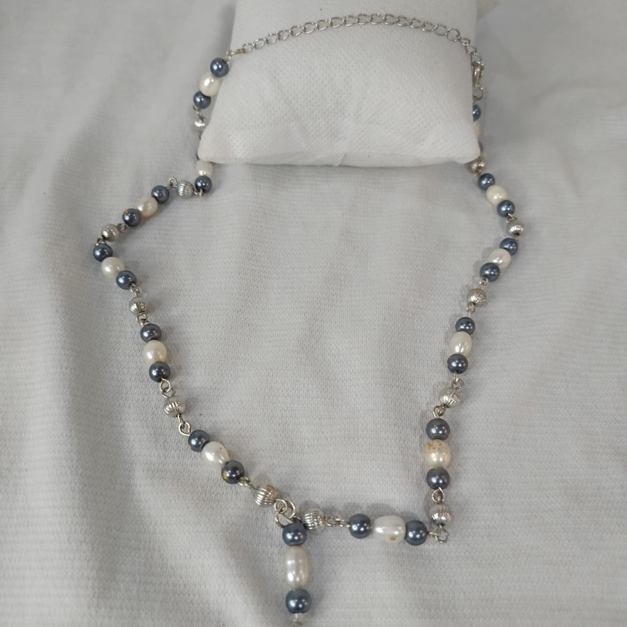 عقد تحفة فضة ولؤلؤ - طول مغلق 28cm