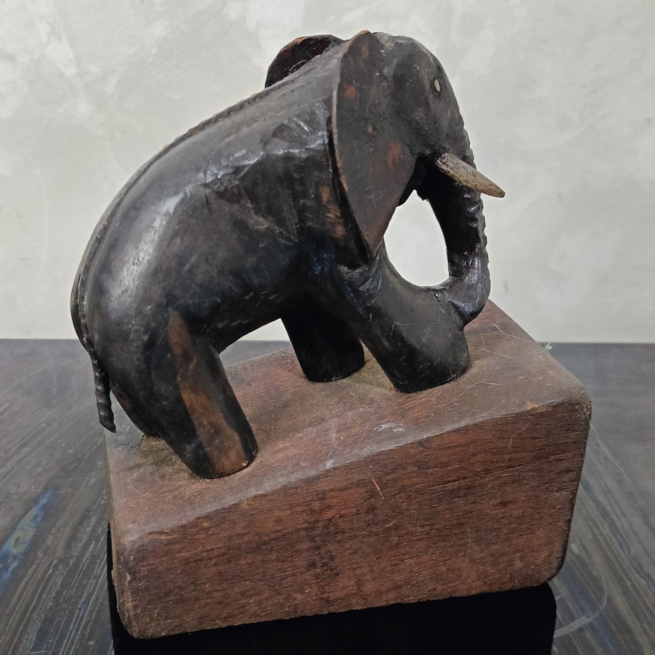 تحفة نادرة قديمة بعينين من حجر ماس ديكور