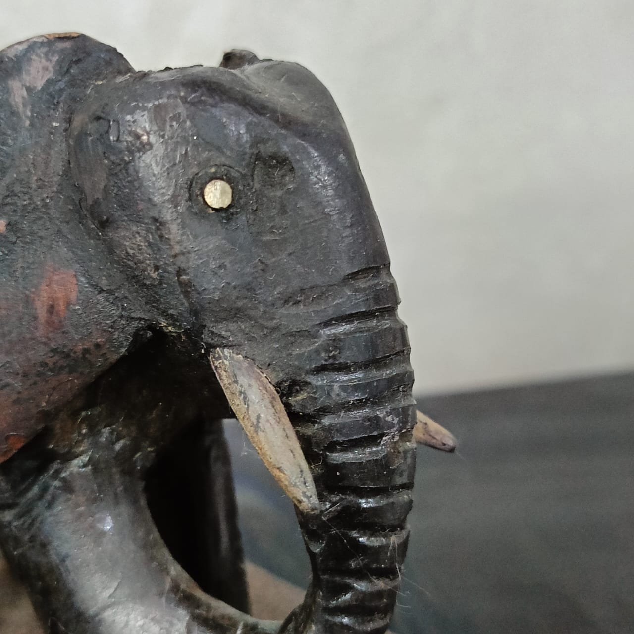 تحفة نادرة قديمة بعينين من حجر ماس ديكور