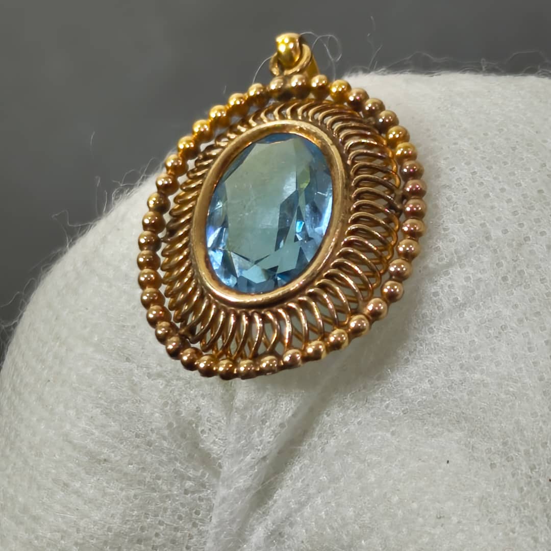 قلادة بلاكي فرنسي بحجر توباز سماوي
4/2,5cm
Prix 12000