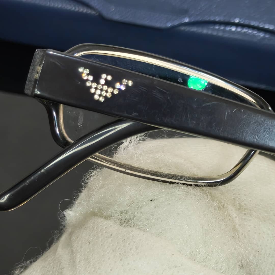 Cadre du lunette Armani femme original 
Prix 7000