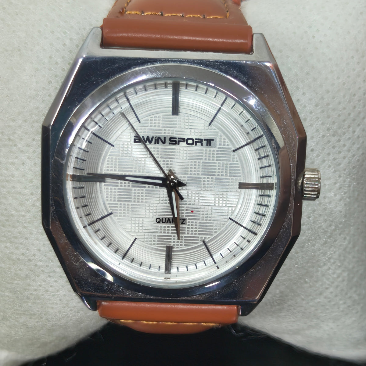 Montre bwn sport Quartz original ثمنمية ألف 
40mm
Prix 8000