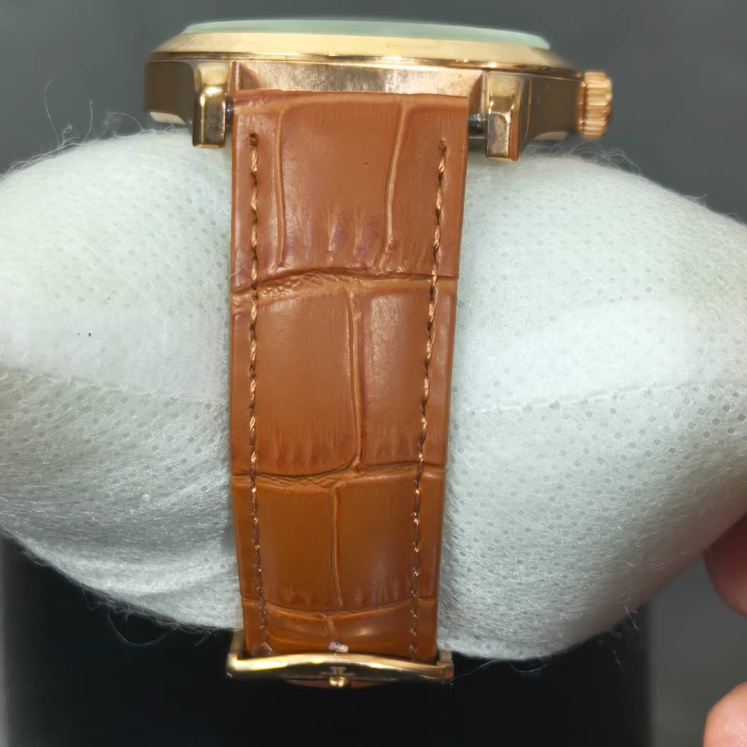 Montre Jaeger - lecoltre régulateur & tourbillon Quartz/ثلاثة ملايين ونصف 
40mm
Prix 35000