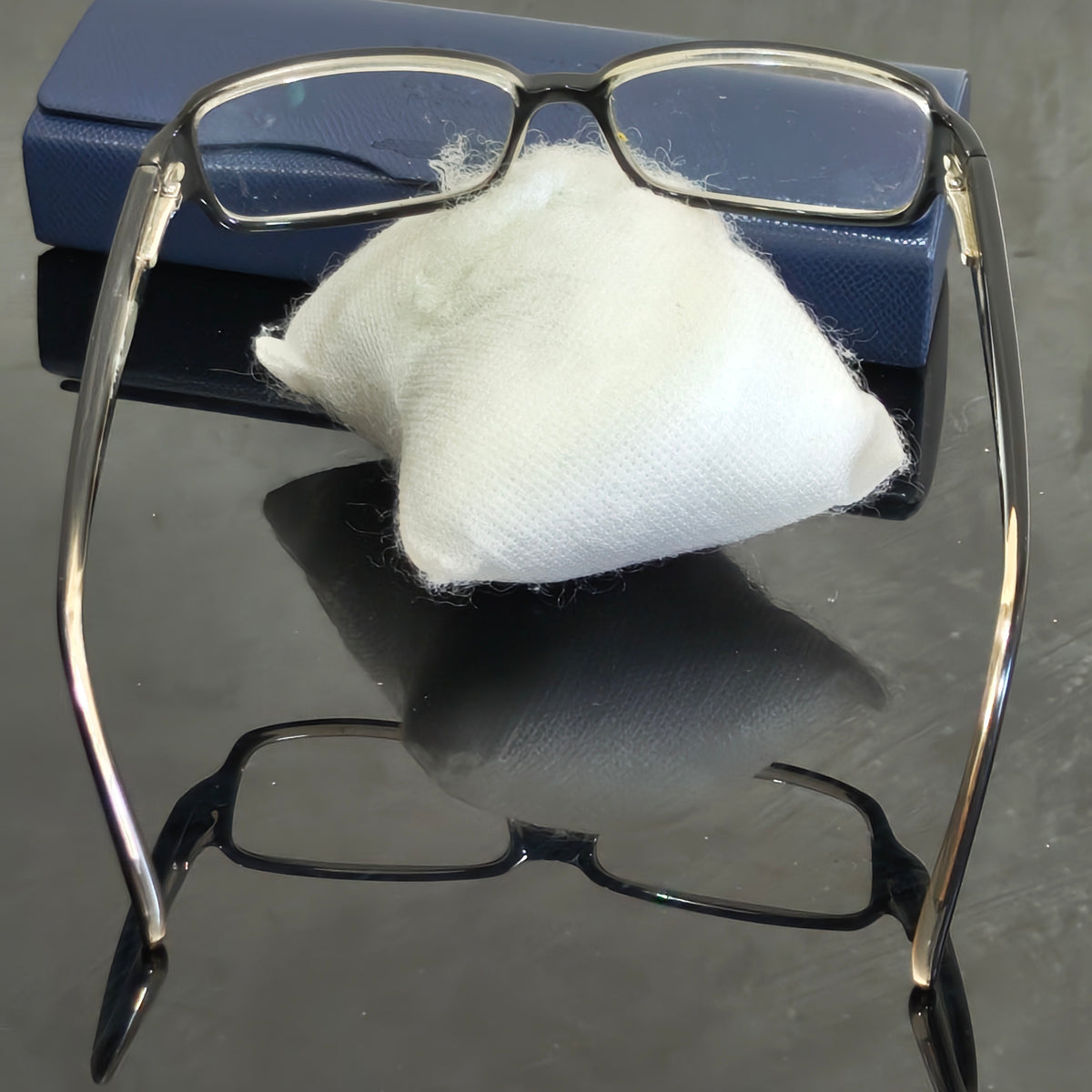 Cadre du lunette Armani femme original 
Prix 7000