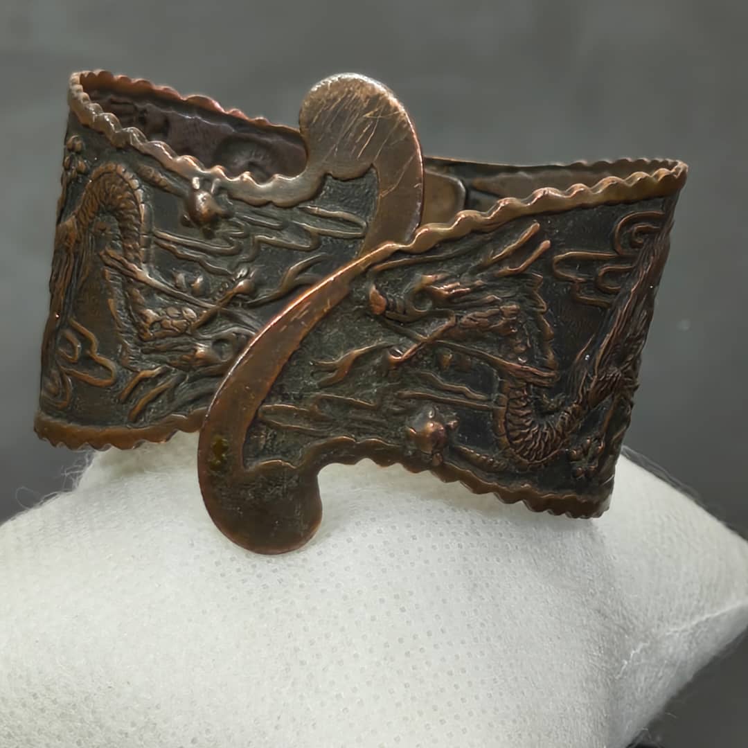 سوار صيني عتيق مزخرف نحاس أحمر
قطر 6cm
Prix 12000