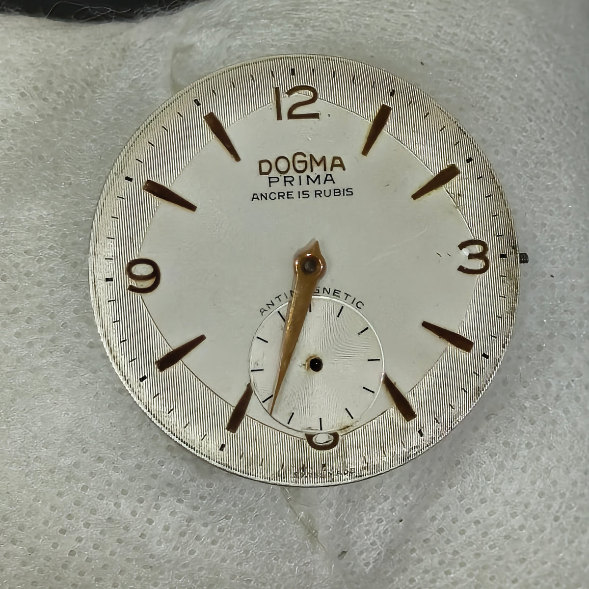 Moteur montre Dogma mécanique 
Prix 5000