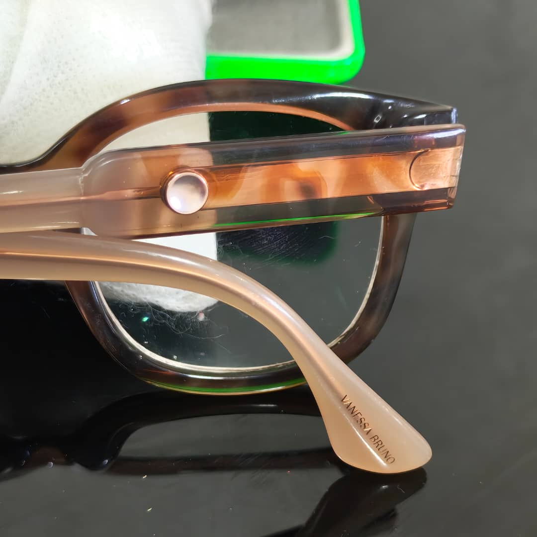 Cadre du lunette Vanessa Bruno femme original 
50/22
Prix 10000