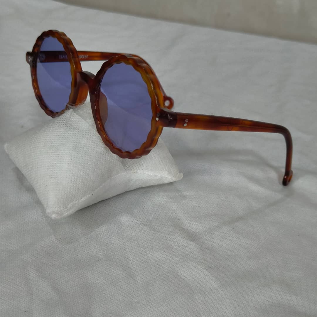 Lunette hally &son original 
51/21
Prix 12000