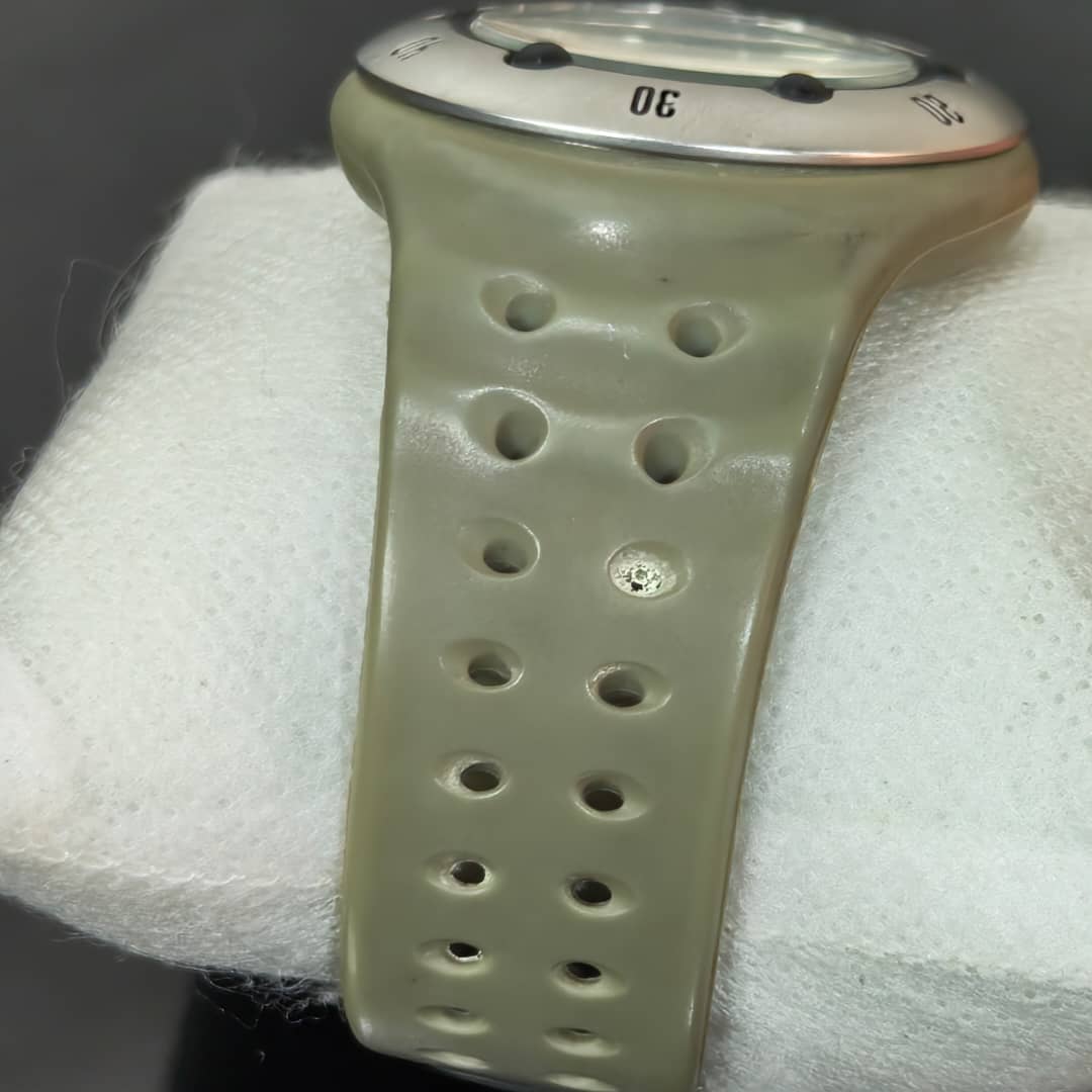 Montre Nike plongée 200m
38mm
Prix 12000