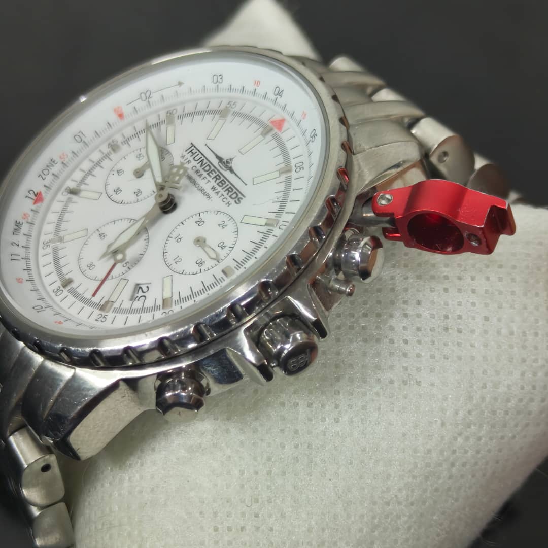 Montre Thunderbirds air craft watch chronograph quartz original/ثلاثة ملايين 
40mm
Prix 30000