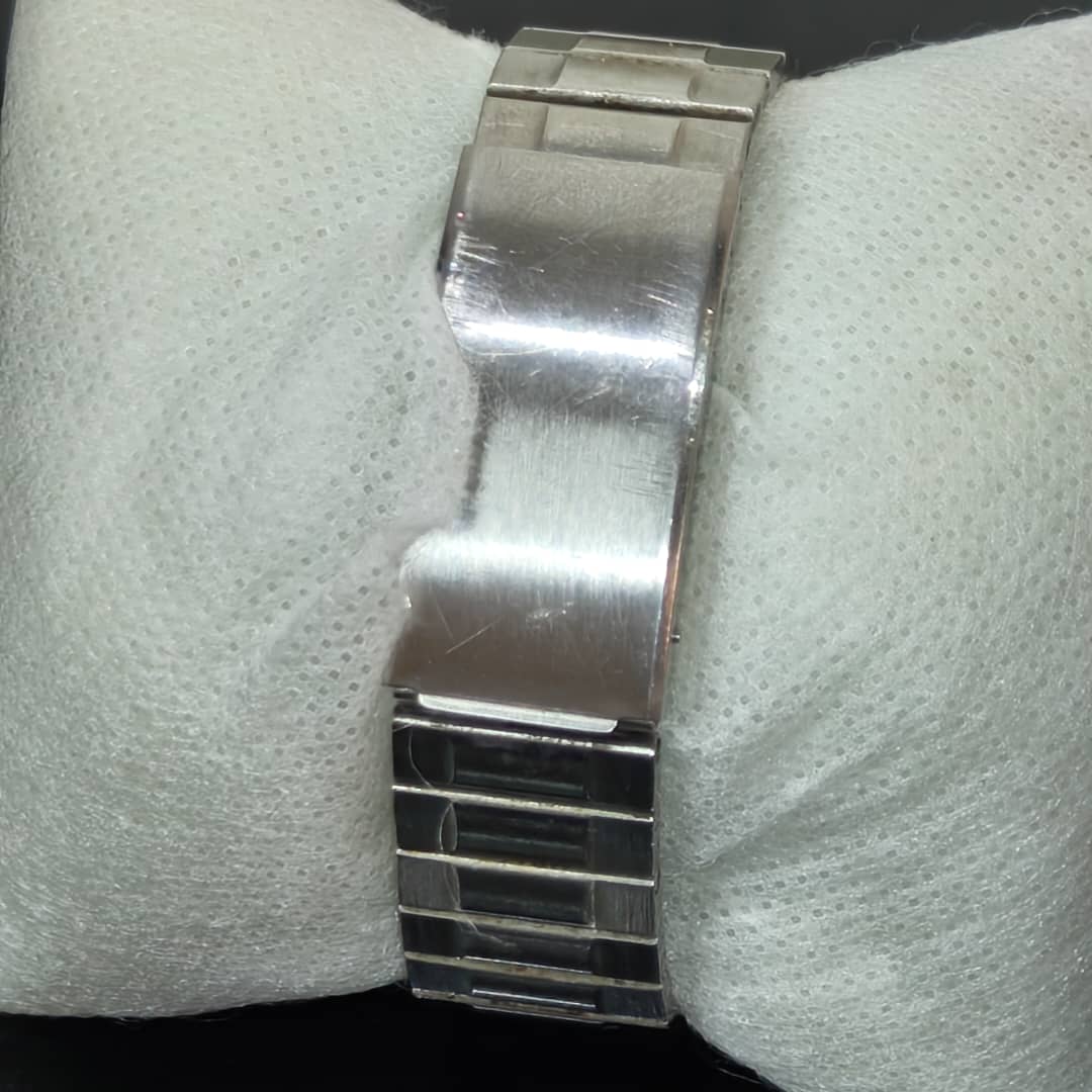 Montre verdal automatique original /مليون وسبعية الف
38mm
Prix 17000