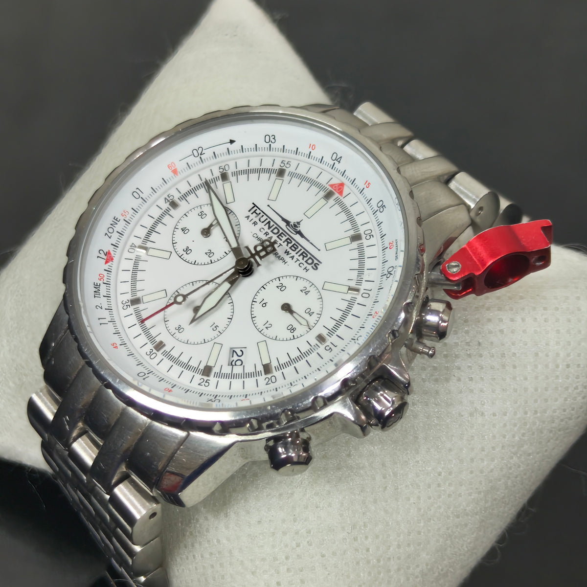 Montre Thunderbirds air craft watch chronograph quartz original/ثلاثة ملايين 
40mm
Prix 30000