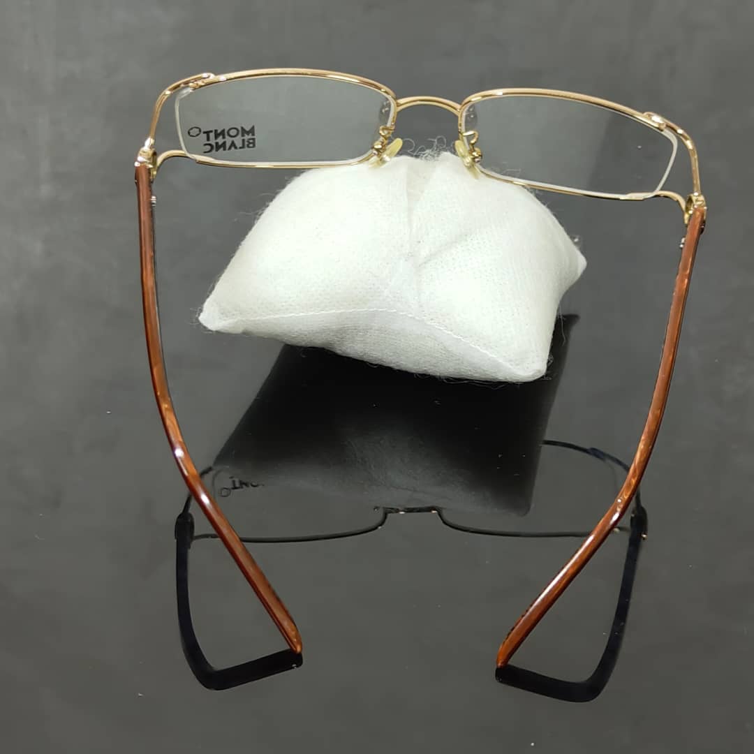 Lunette mont blanc original 
53/17
Prix 35000