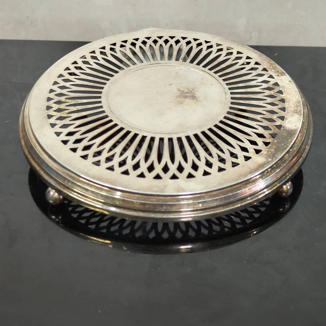 تحفة تغليف فضة 
قطر 25cm
Prix 14000