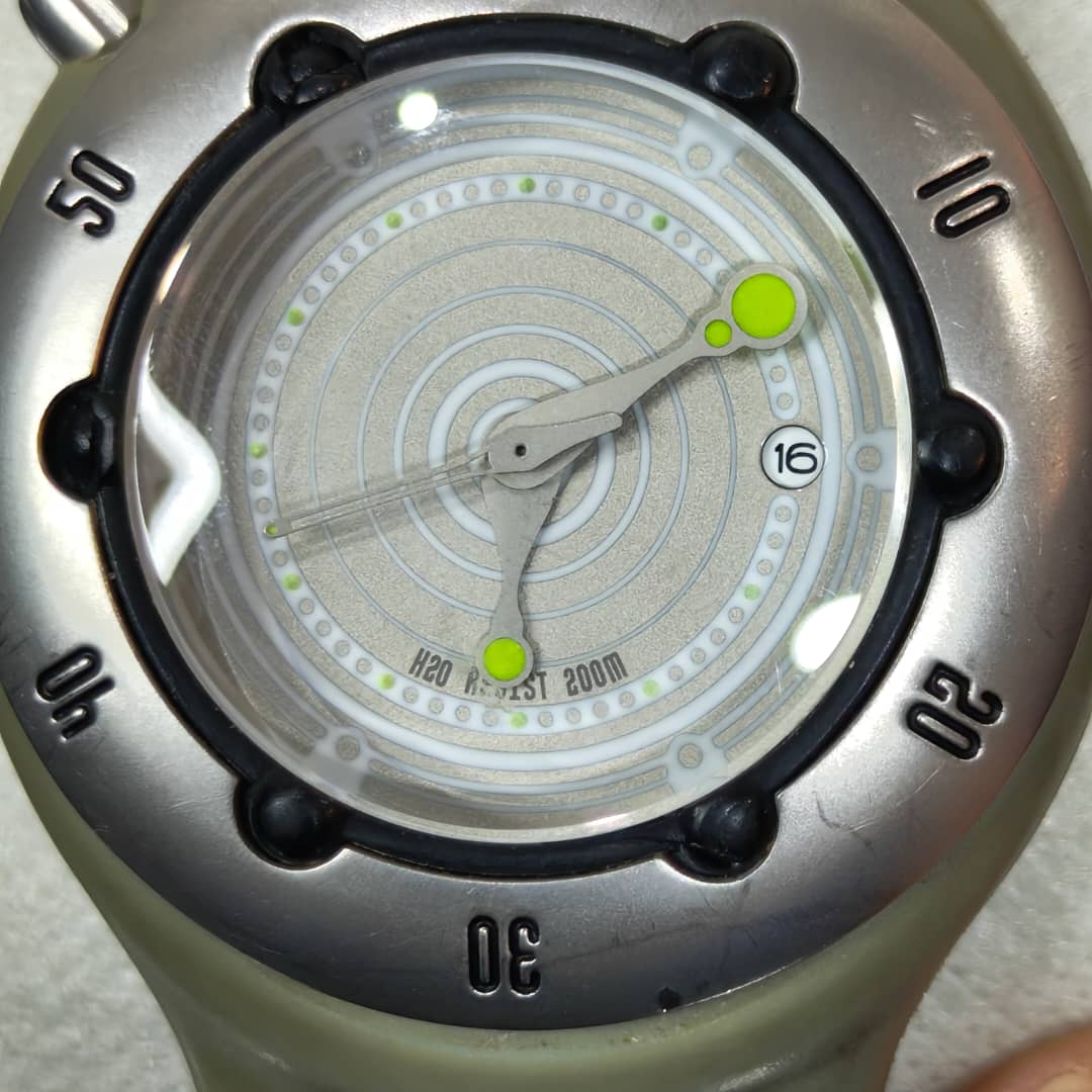 Montre Nike plongée 200m
38mm
Prix 12000