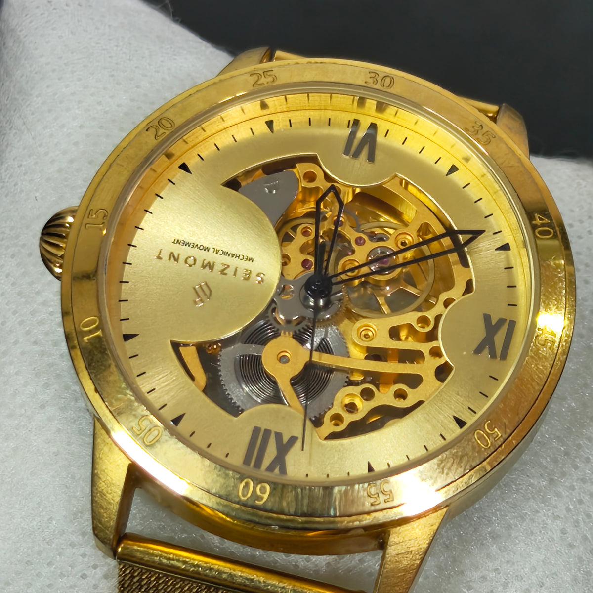 Montre seizmont automatique scoullat/مليون ومتين 
40mm
Prix 12000