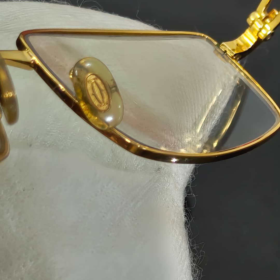 Lunette cartier France original    إثنان عشر مليون
54/18
Prix 120000