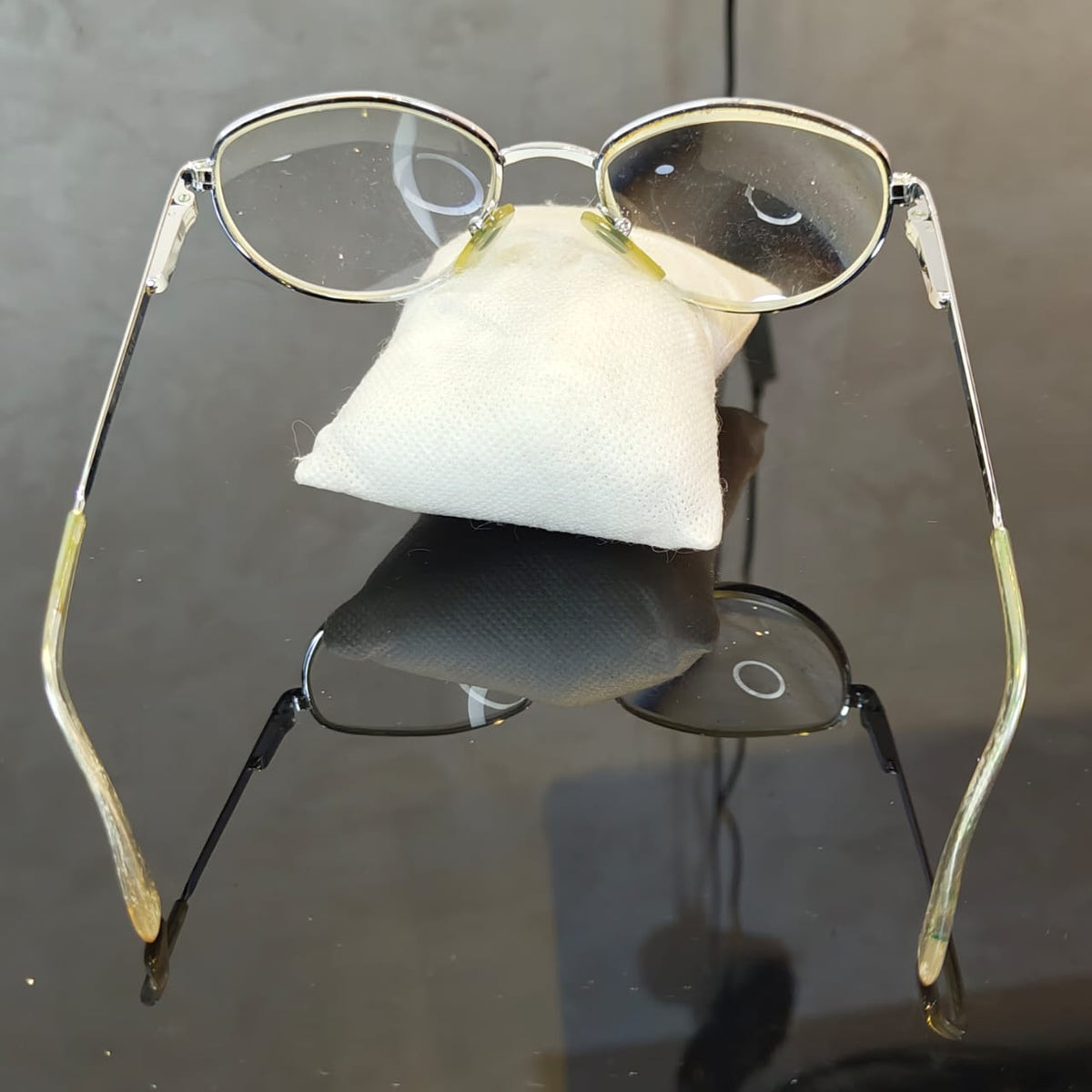 Cadre du lunette femme 
50/17
Prix 5500