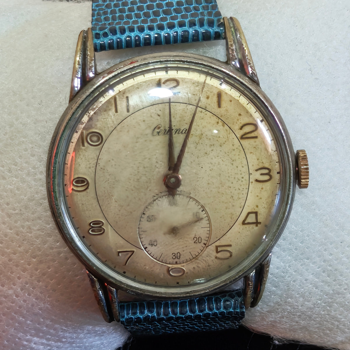 Montre certina mécanique 1950 vintage original 
40mm
Prix 45000