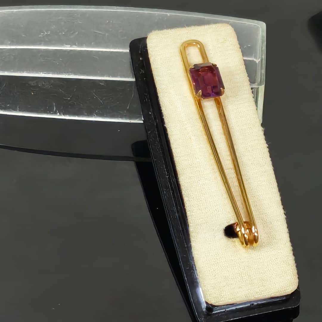 بروش ربطة عنق بلاكي فرنسي بحجر أمتيست
طول 6cm
Prix 8500
