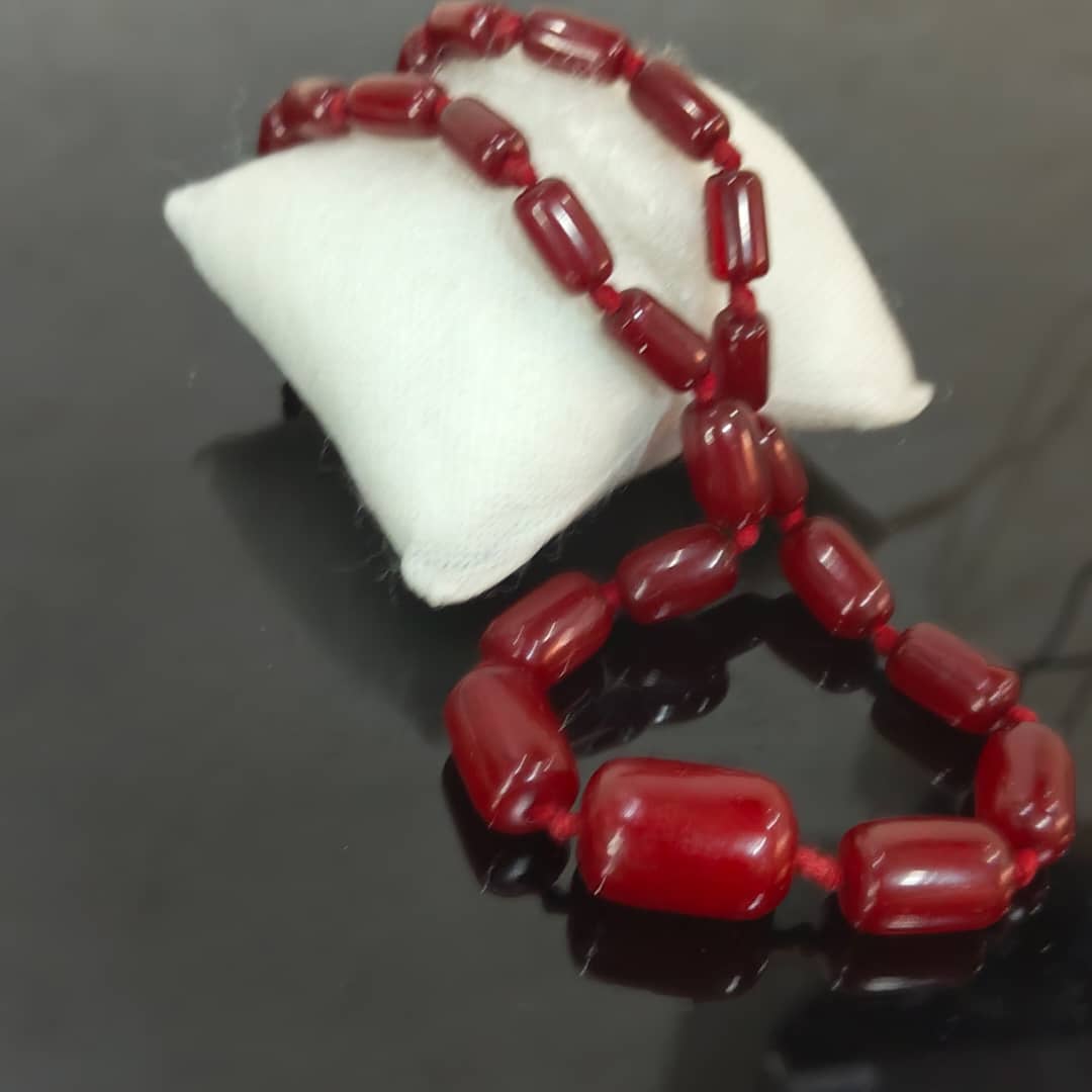 عقد تحفة بحجر كهرمان أحمر
طول مغلق 23cm
Prix 12000