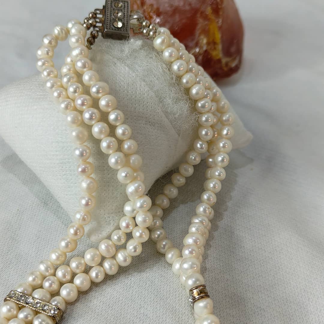 عقد بثلاثة خيوط لؤلؤ طبيعي تحفة 
طول مغلق 22cm
Prix 22000