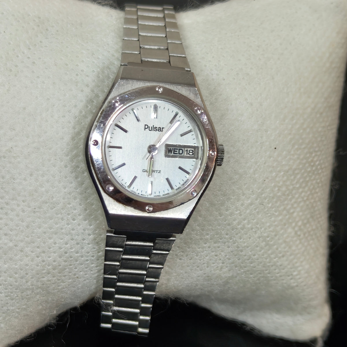 Montre pulsar femme quartz original 
Prix 8000