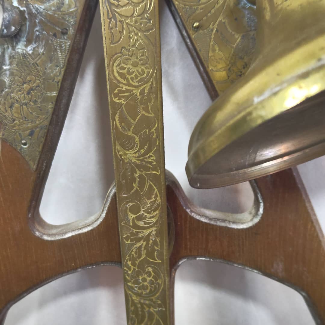 Ancien lustre louisaine Art déco signé rare original 
95cm/65cm
Prix 25000
