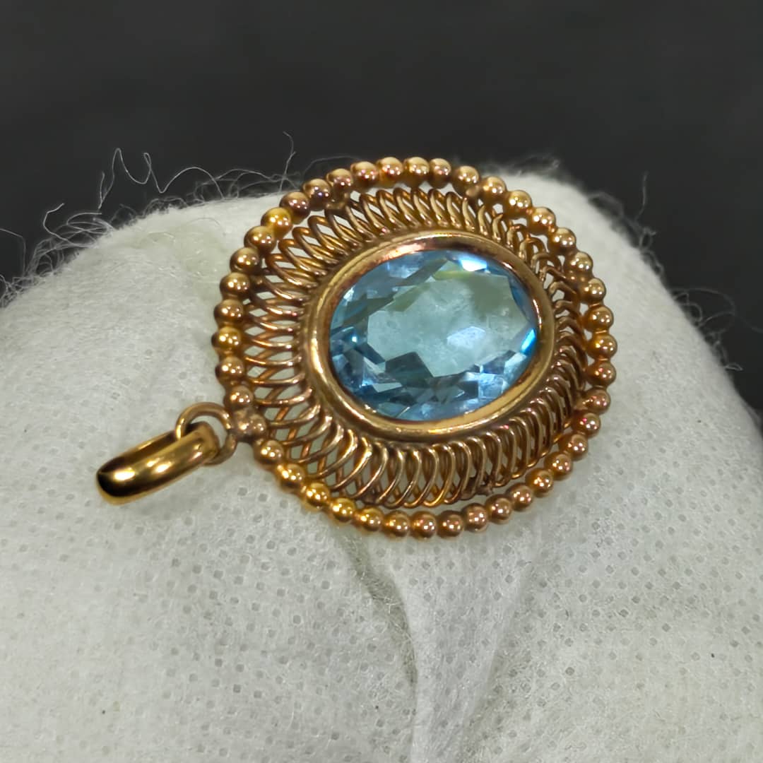 قلادة بلاكي فرنسي بحجر توباز سماوي
4/2,5cm
Prix 12000