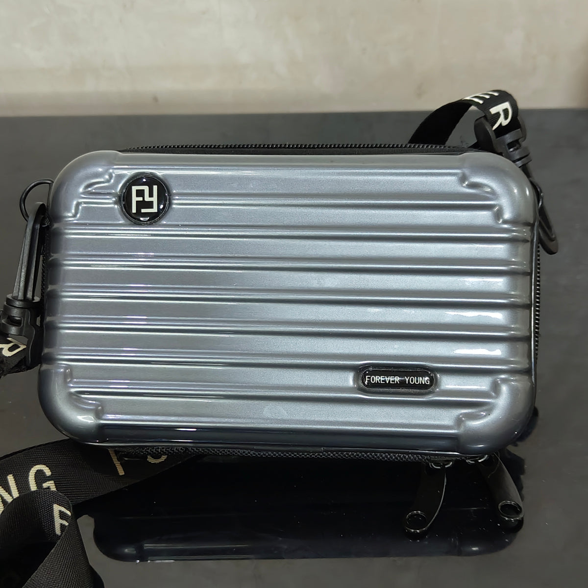 Sac forever Young femme original 
17/10cm
Prix 5500