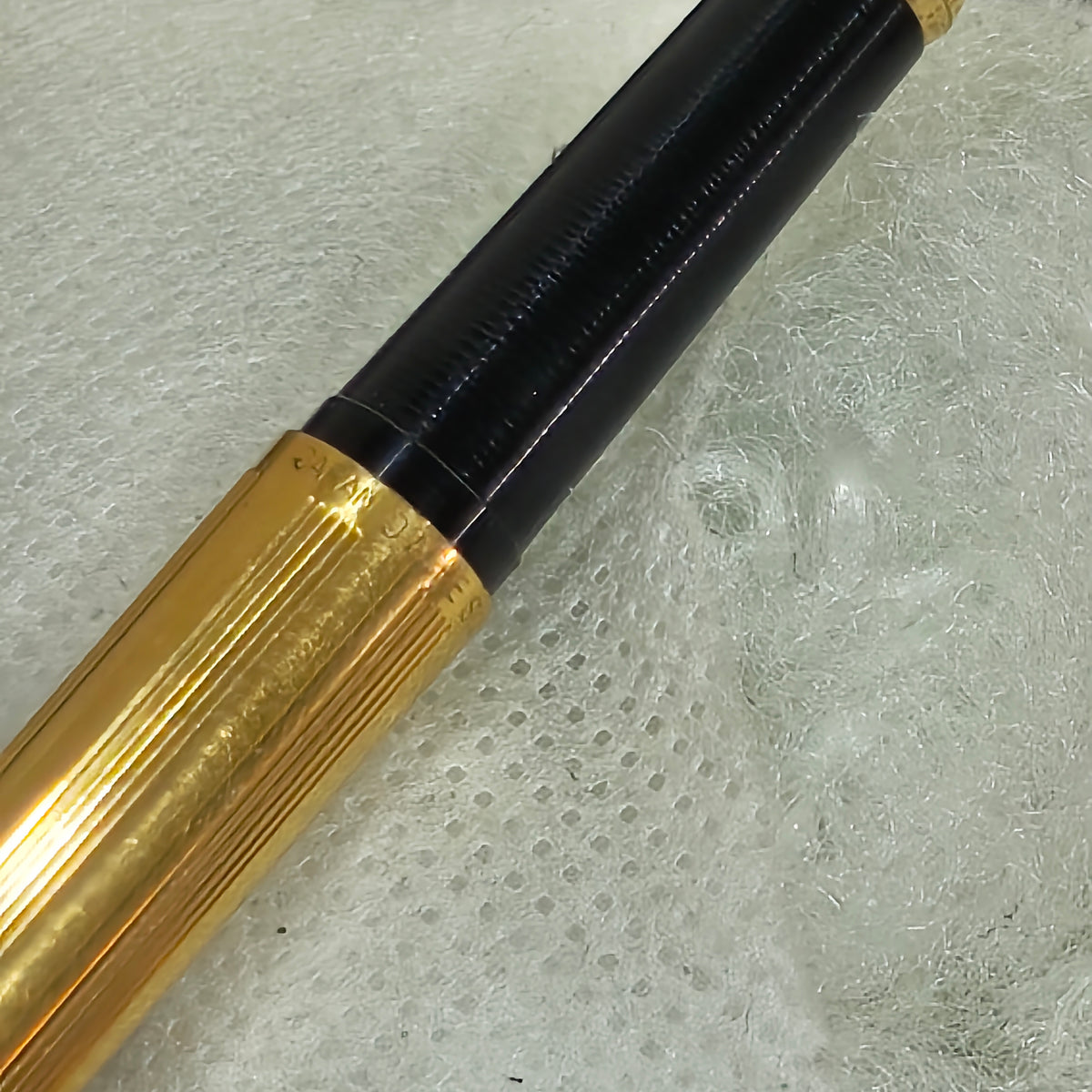 Stylo grand d'Ache Swiss gold plated تغليف ذهب
لا يكتب
سعر 16000