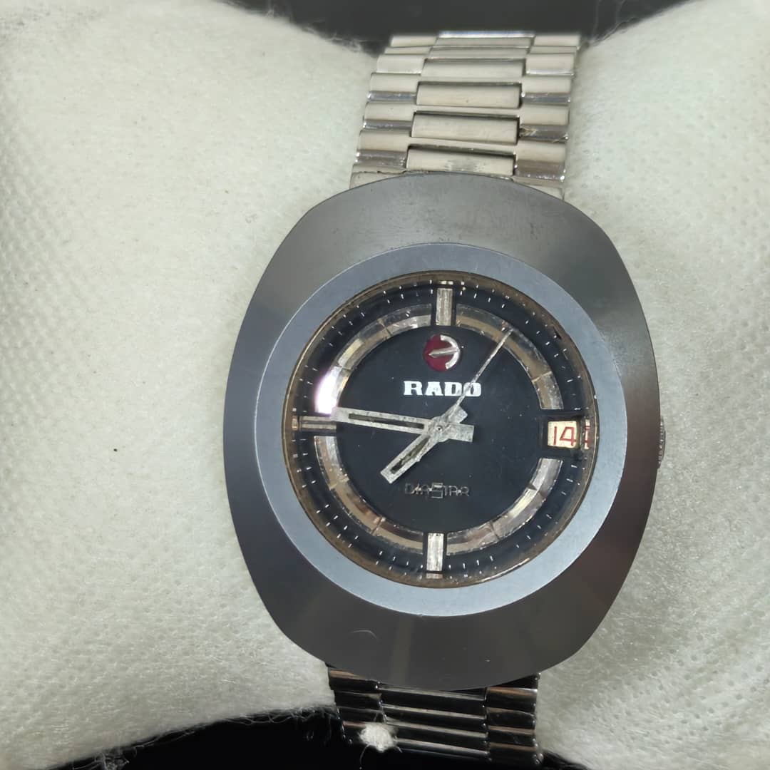 Montre rado céramique automatique original 
38cm
Prix 40000