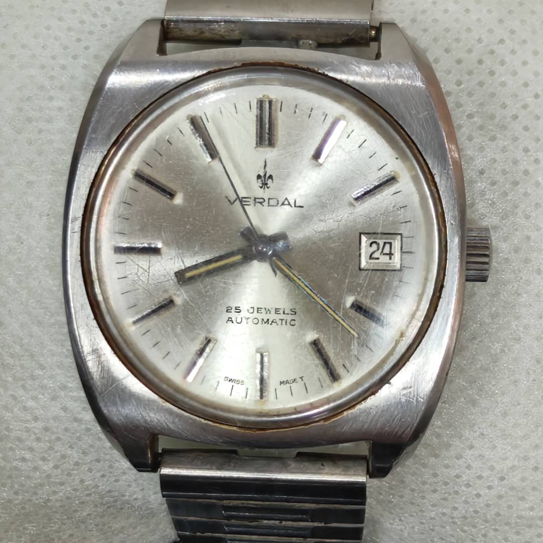 Montre verdal automatique original /مليون وسبعية الف
38mm
Prix 17000