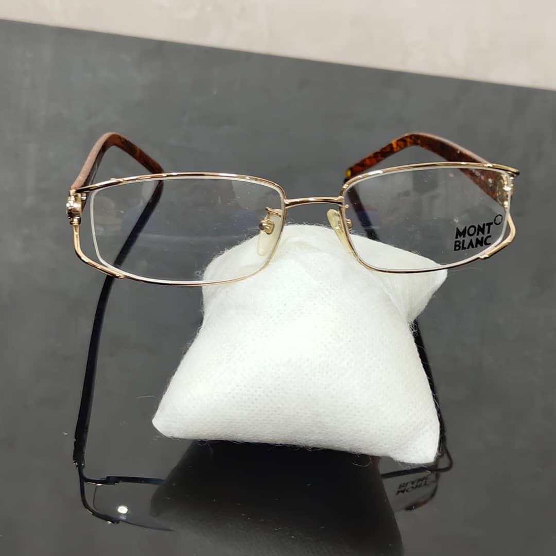 Lunette mont blanc original 
53/17
Prix 35000