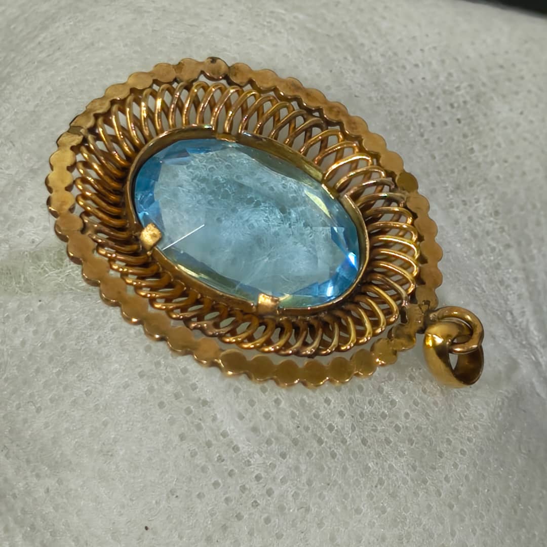 قلادة بلاكي فرنسي بحجر توباز سماوي
4/2,5cm
Prix 12000