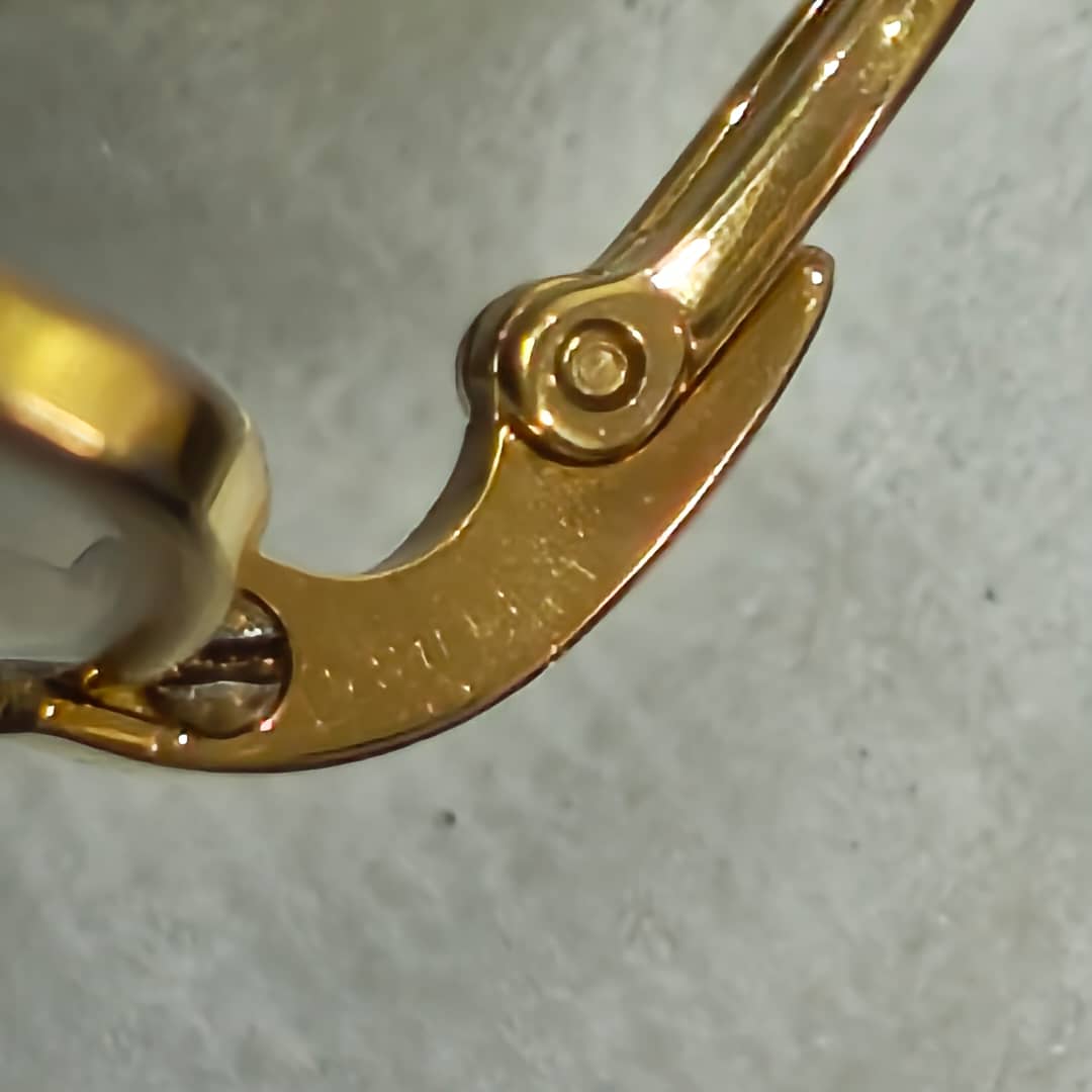 Lunette cartier France original    إثنان عشر مليون
54/18
Prix 120000