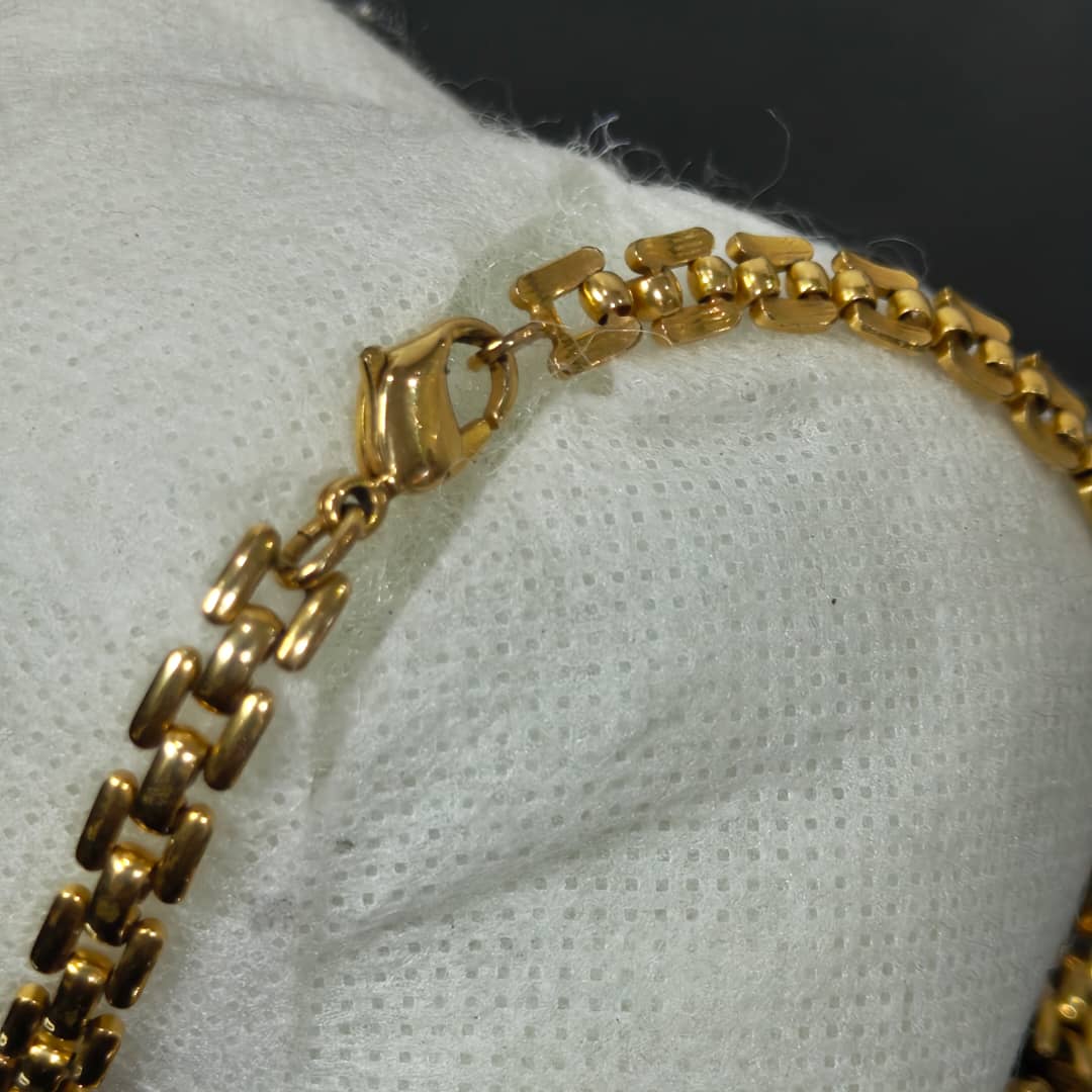 سلسلة بلاكي فرنسي حر 
طول 22cm
Prix 10000