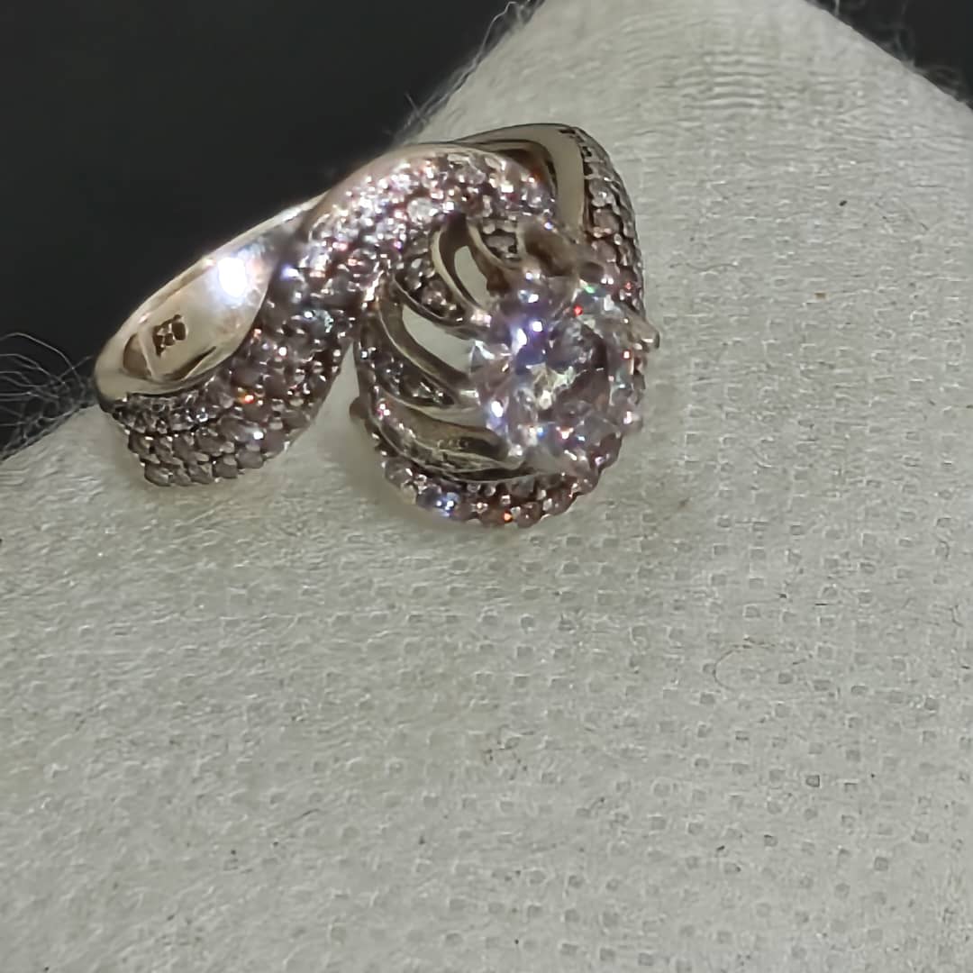 خاتم فضة نسائي مرصع بالأحجار 
سعر 12000