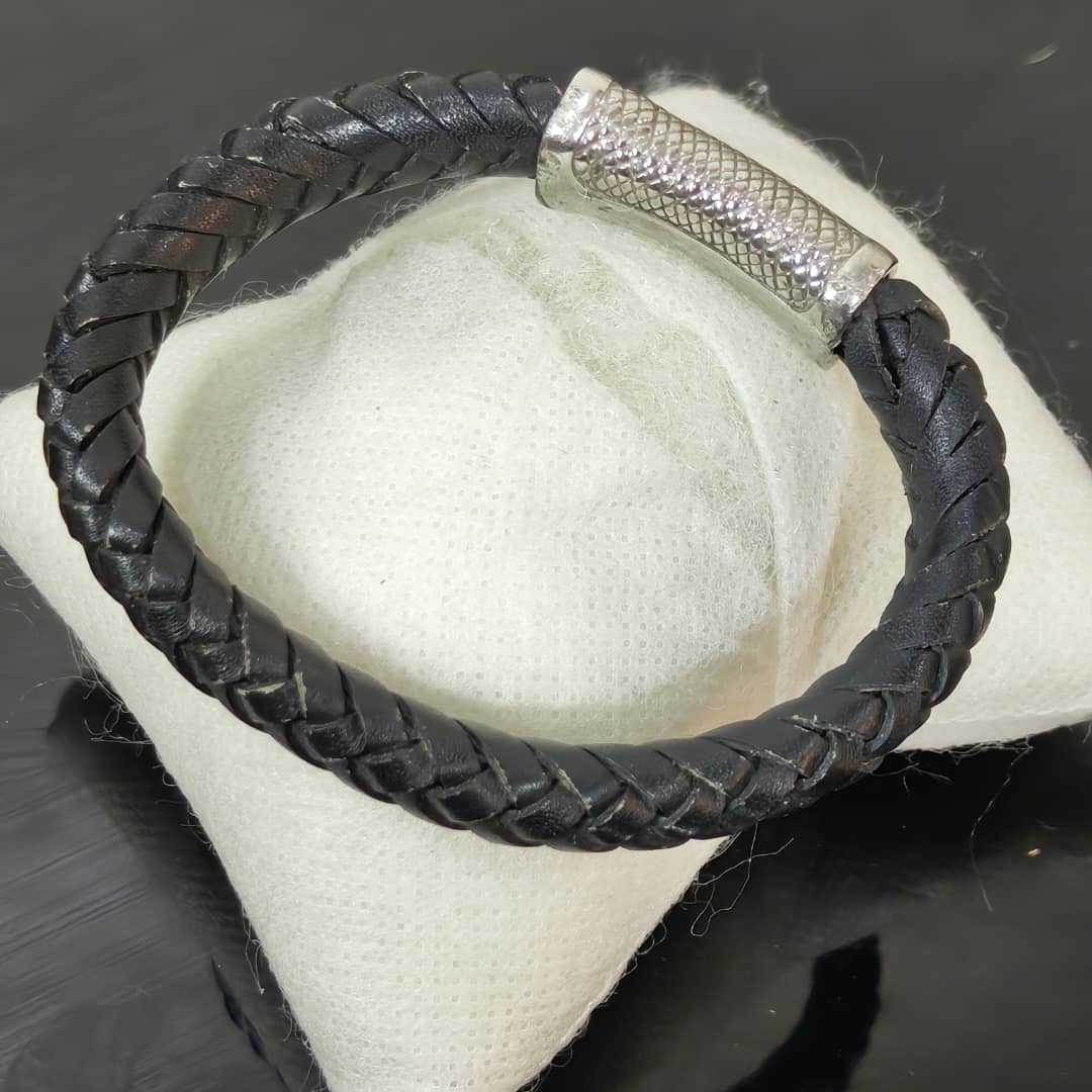 Bracelet police en cuir original 
20cm