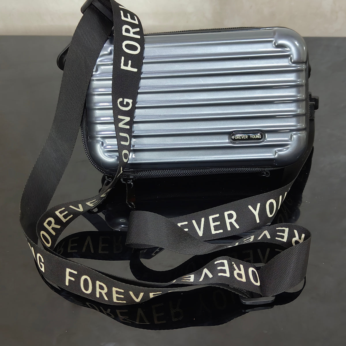 Sac forever Young femme original 
17/10cm
Prix 5500