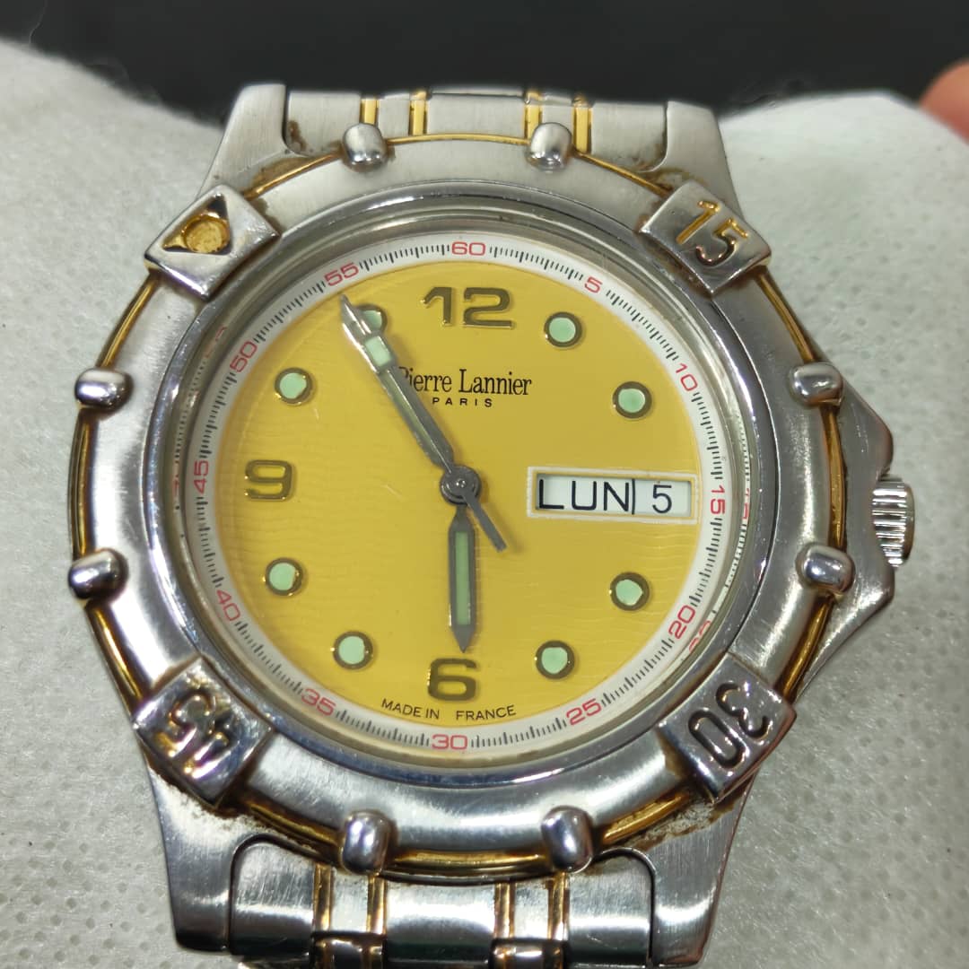 Montre pierre lannie Quartz original 
38mm
Prix 10000