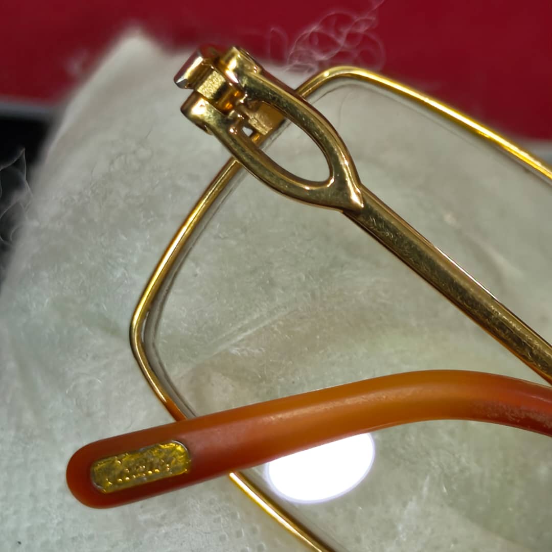 Lunette cartier France original    إثنان عشر مليون
54/18
Prix 120000