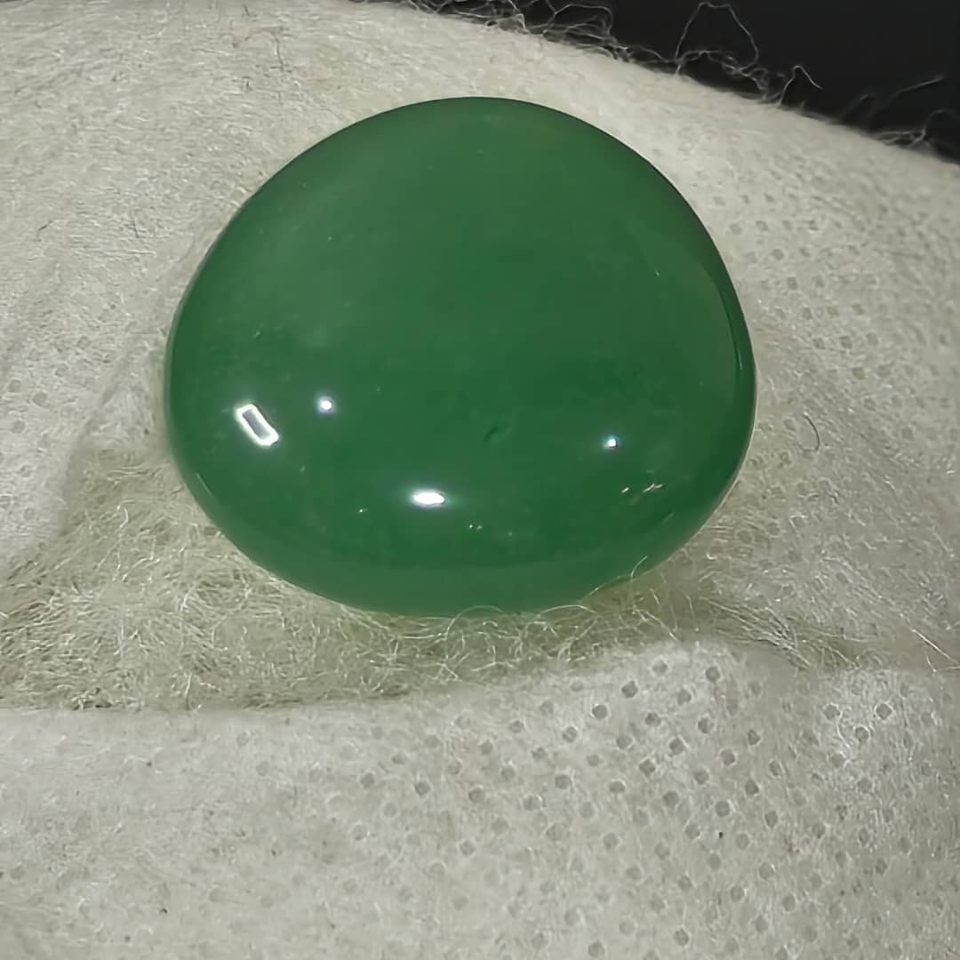 حجر جاد طبيعي