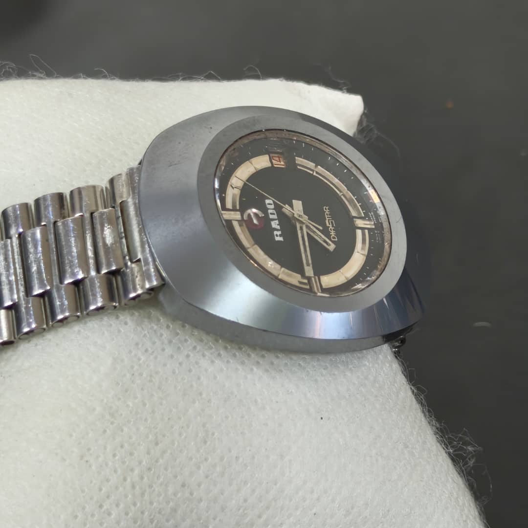 Montre rado céramique automatique original 
38cm
Prix 40000