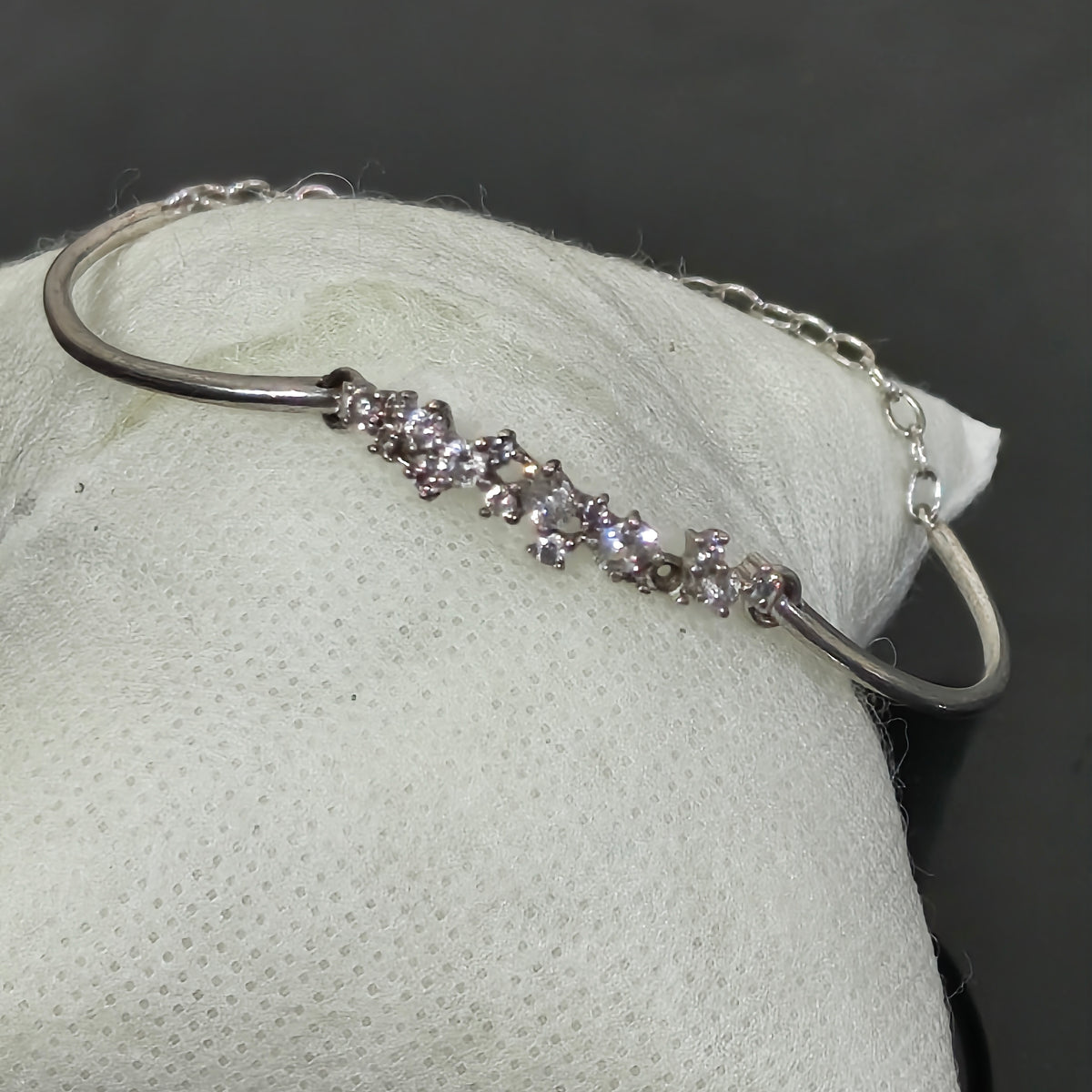 سوار نسائي فضة 
طول 16cm
Prix 6000