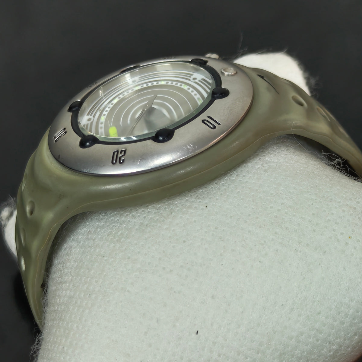 Montre Nike plongée 200m
38mm
Prix 12000