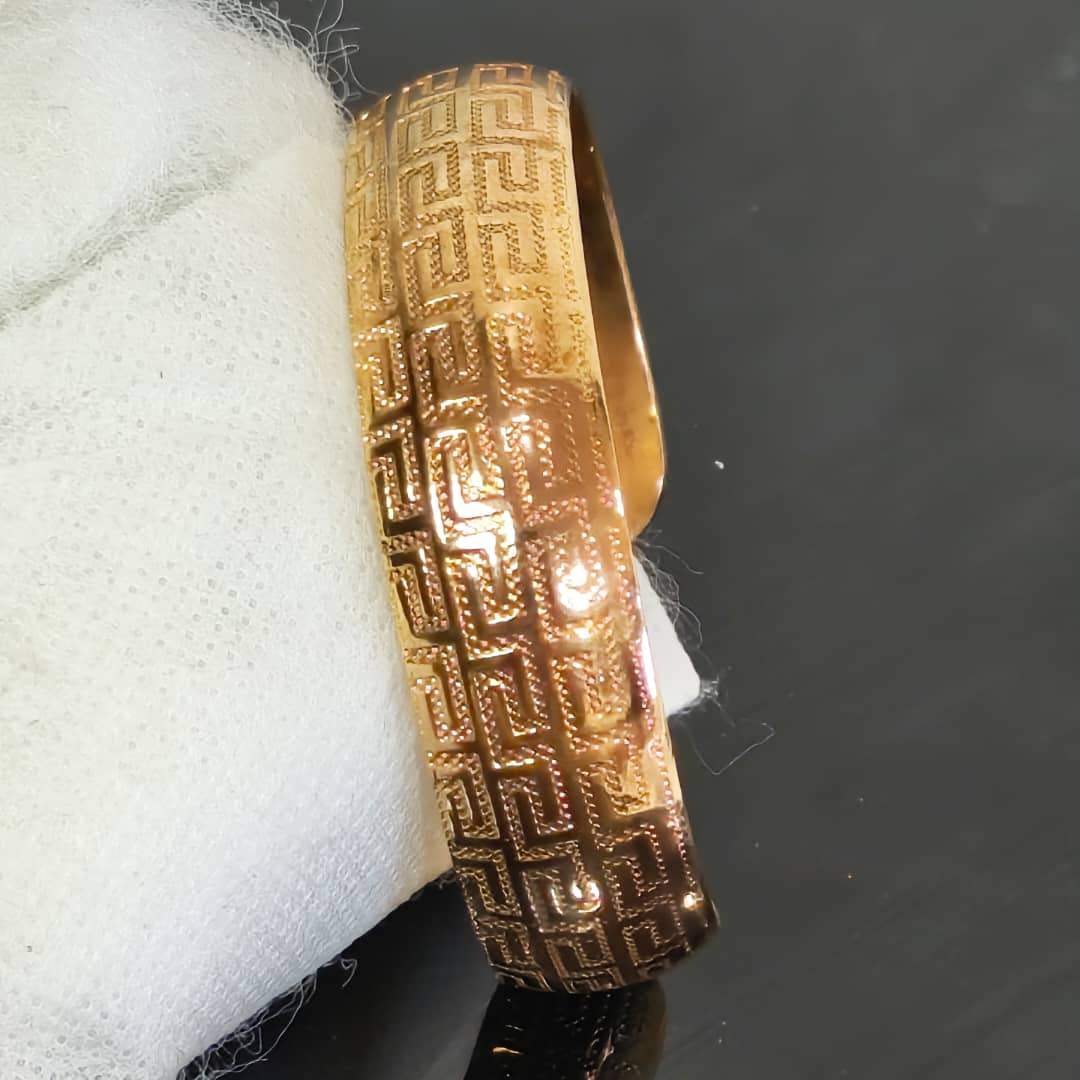 سوار بلاكي فرنسي 
قطر 6 cm
Prix 4500