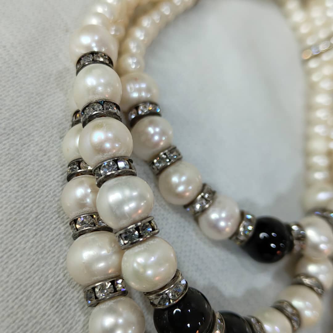 عقد بثلاثة خيوط لؤلؤ طبيعي تحفة 
طول مغلق 22cm
Prix 22000