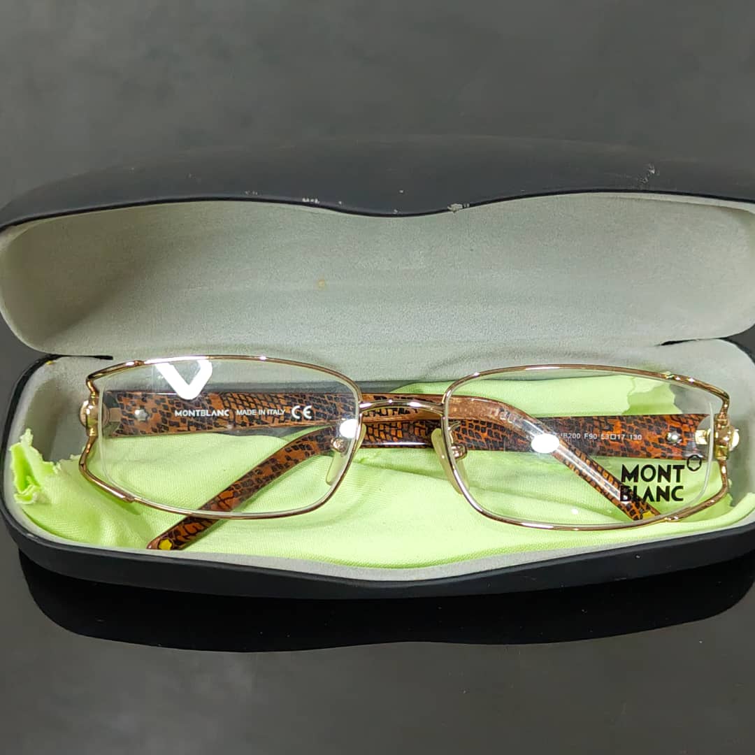 Lunette mont blanc original 
53/17
Prix 35000